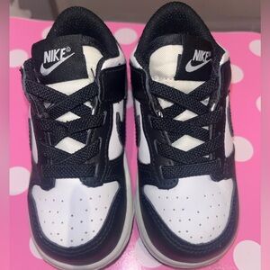Worn once Toddler black & white Nike Dunks low size 7C